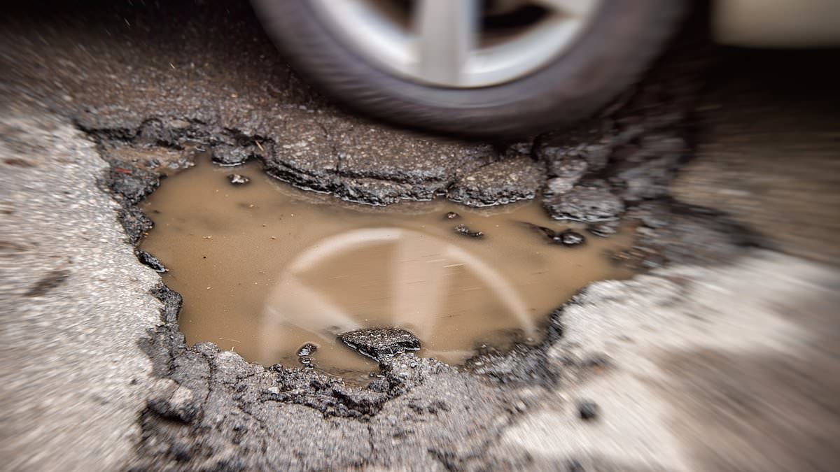 alert-–-car-damage-caused-by-potholes-hit-a-five-year-high-in-2023-with-the-aa-receiving-632,000-calls-to-vehicles-hit-by-road-defects,-figures-show