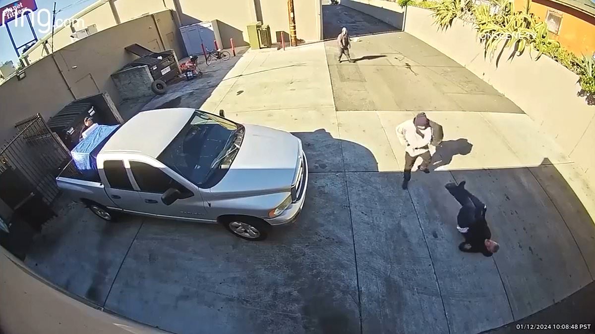 alert-–-shocking-moment-fight-breaks-out-between-three-homeless-men-leaving-one-dead-and-one-critical-in-san-diego-area-plagued-by-encampments