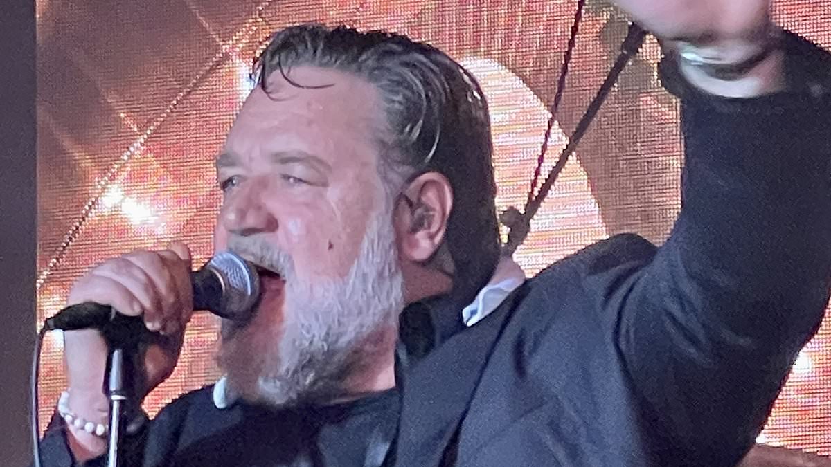 alert-–-russell-crowe-is-in-his-element-as-he-rocks-out-on-stage-at-party-on-gold-coast-with-his-new-band