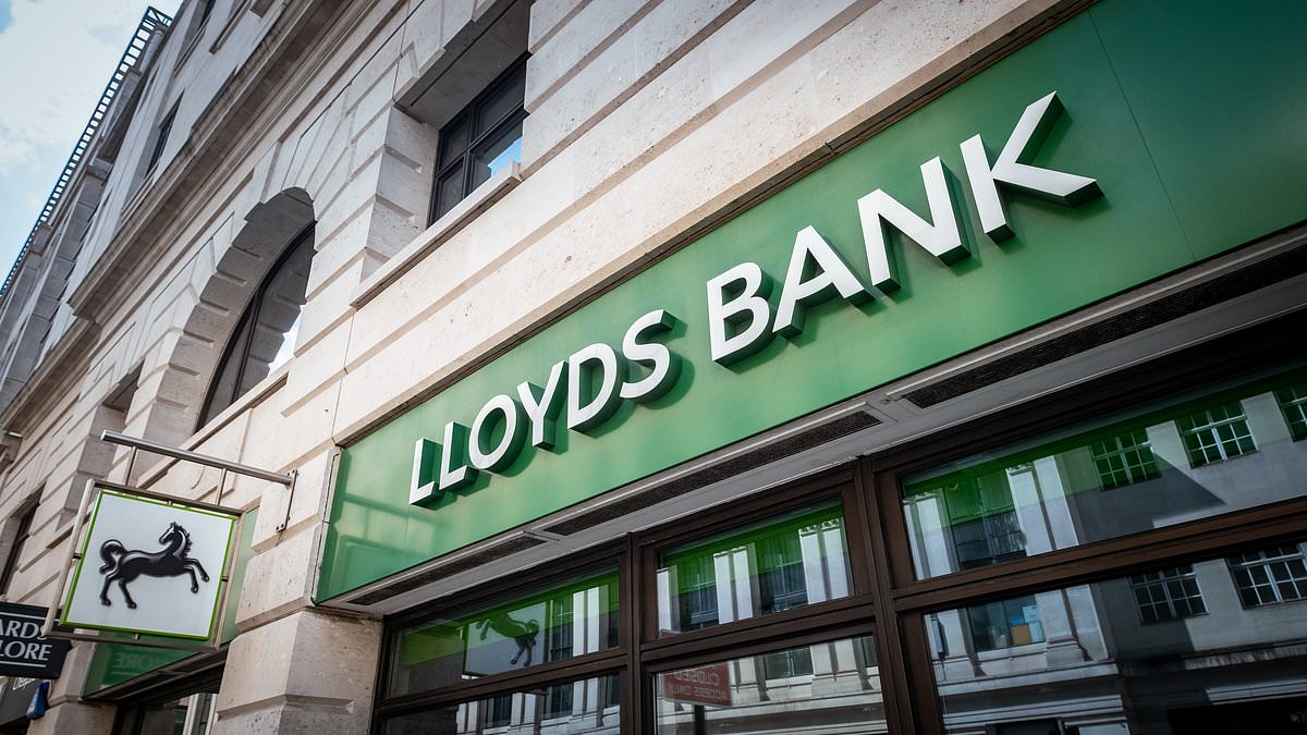 alert-–-lloyds-to-slash-1,600-jobs-across-its-branches-as-it-pushes-more-services-online-in-latest-blow-to-high-street-banks