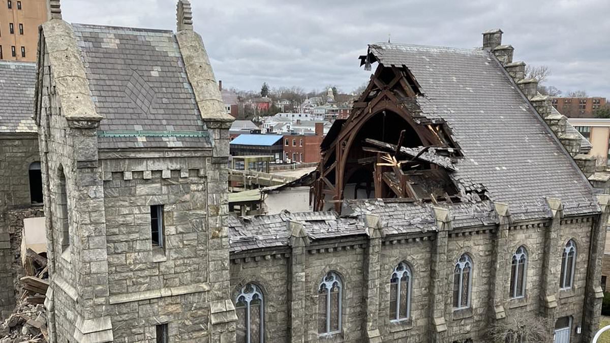 alert-–-roof-of-historic-church-in-connecticut-collapses:-search-and-rescue-teams-comb-through-the-debris