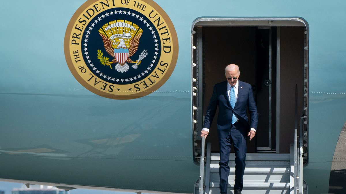 alert-–-biden-says-‘we-can-win-florida’:-joe,-81,-tells-crowd-in-trump’s-back-yard-that-democrats-have-chance-in-state-they-haven’t-won-since-2012-–-despite-residents-swallowing-a-‘real-dose-of-trumpism’
