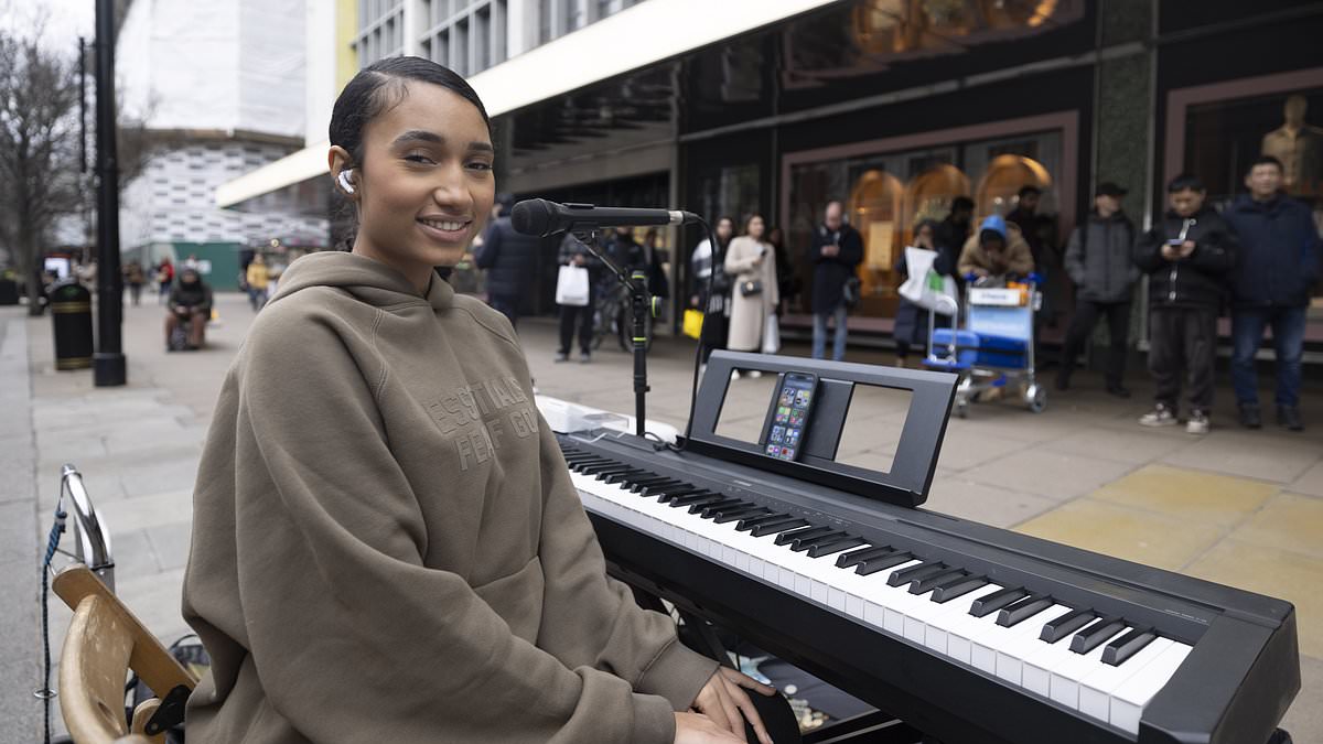 alert-–-how-many-police-officers-does-it-take-to-shut-down-a-gospel-singer?-new-video-shows-five-of-met’s-finest-jobsworths-threatening-to-arrest-christian-singer-on-oxford-street-as-onlookers-say-‘shouldn’t-you-be-trying-to-catch-rapists-and-murderers?’