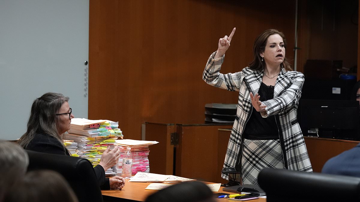alert-–-jennifer-crumbley-was-‘doing-her-best-–-like-every-mother’,-says-lawyer-shannon-smith-–-as-she-begs-jury-not-to-blame-her-for-son-ethan’s-michigan-high-school-massacre
