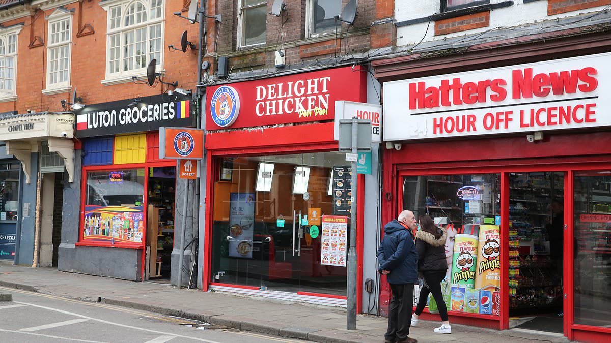 alert-–-we-live-in-the-fattest-town-in-britain-–-we’ve-been-invaded-by-36-chicken-shops…-they’ve-made-us-into-a-laughing-stock