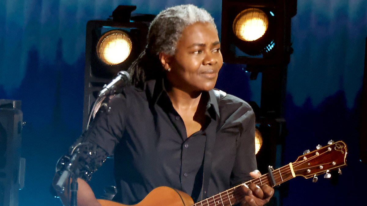 alert-–-tracy-chapman’s-epic-grammys-2024-comeback:-reclusive-singer-gives-fans-‘chills’-as-she-makes-very-rare-appearance-to-perform-fast-car-with-luke-combs-after-nomination…-and-even-taylor-swift-sings-along!