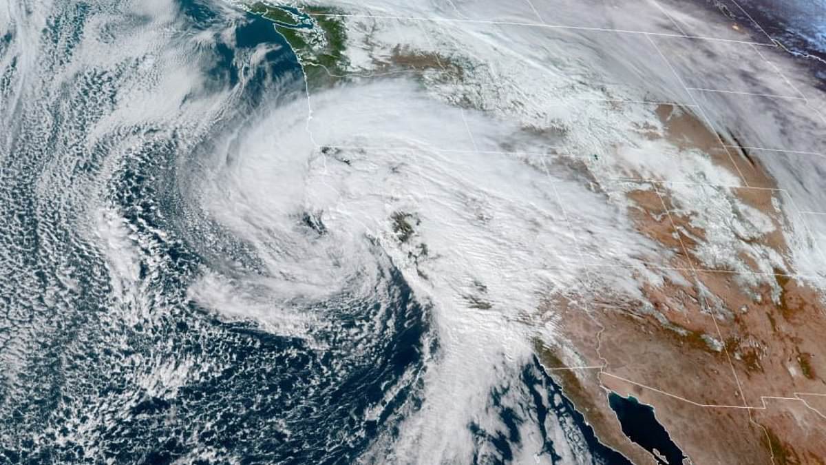 alert-–-first-ever-hurricane-alert-issued-for-central-california-as-97-percent-of-state’s-population-put-under-flood-warning-–-as-‘bomb-cyclone’-prepares-to-batter-la-and-millionaire-playground-of-santa-barbara-–-sparking-emergency-alert-from-gov.-newsom