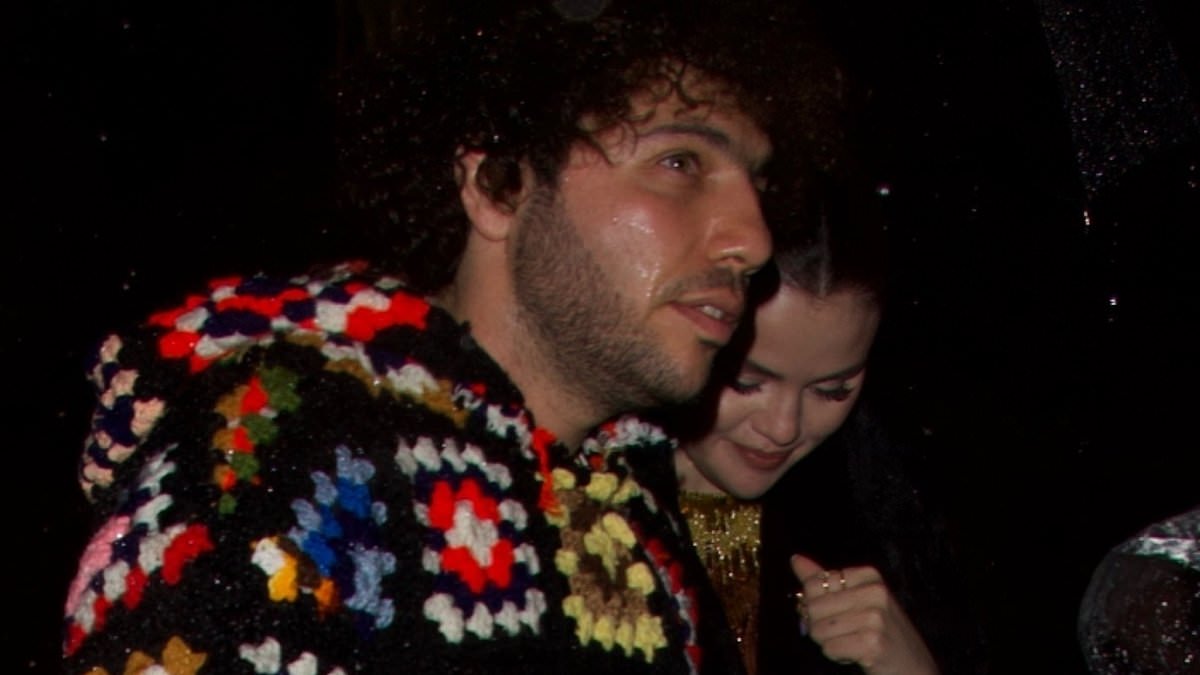 alert-–-selena-gomez-makes-very-rare-public-appearance-with-boyfriend-benny-blanco-at-gucci-grammys-bash…-after-skipping-star-studded-ceremony