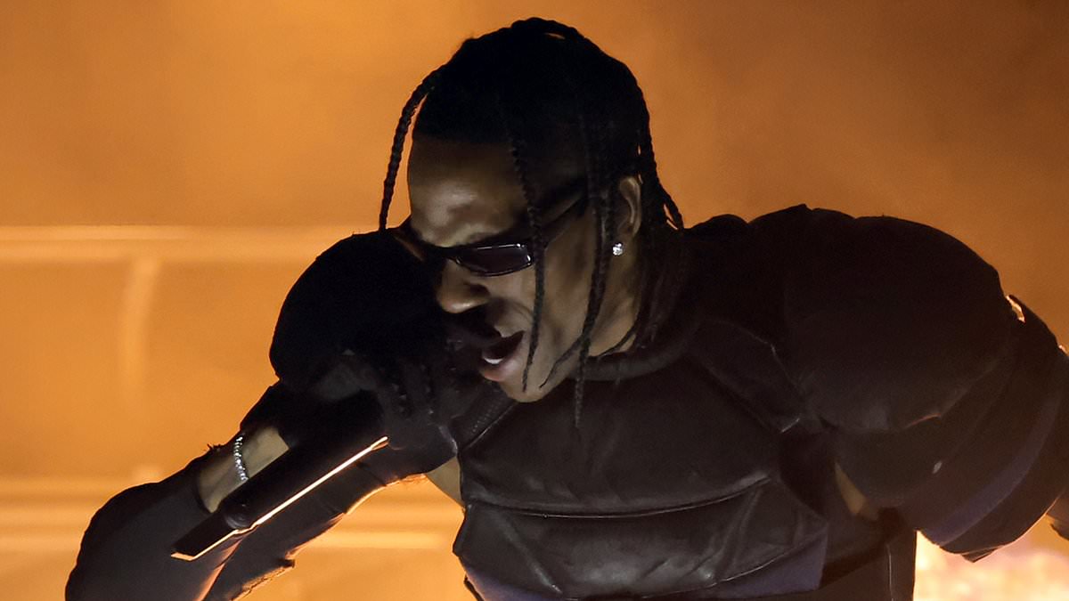 alert-–-kylie-jenner’s-ex-travis-scott-slams-props-on-stage-at-the-grammy-awards-after-he-lost-best-rap-album-to-killer-mike