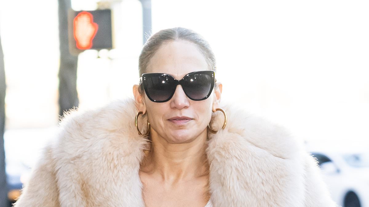 alert-–-jennifer-lopez-bundles-up-in-glamorous-fur-coat-and-wide-leg-jeans-as-she-steps-out-in-for-a-casual-solo-outing-in-new-york-city