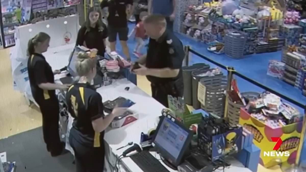 alert-–-aussie-cop’s-touching-gesture-for-accused-toy-thief-caught-on-camera