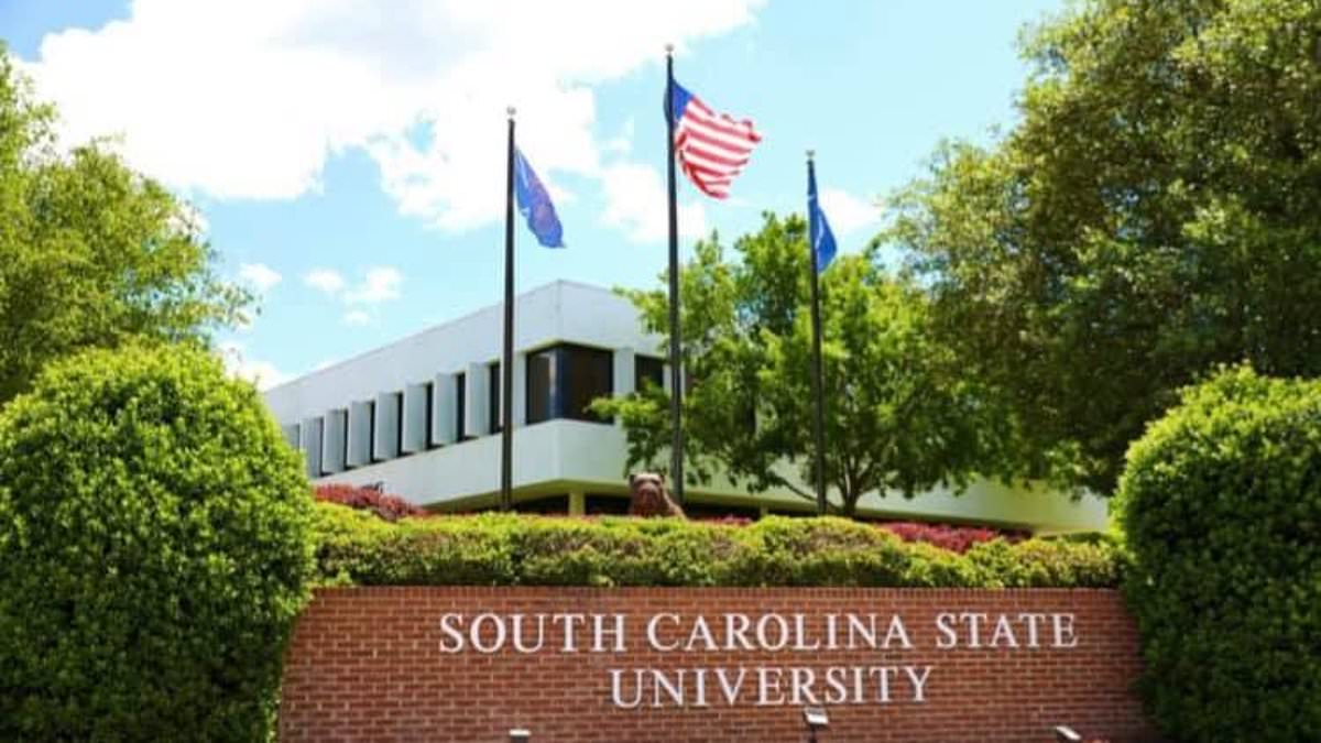 alert-–-south-carolina-state-and-claflin-universities-are-on-lockdown-after-suspect-in-ski-mask-and-wearing-all-black-‘opened-fire’-on-campus