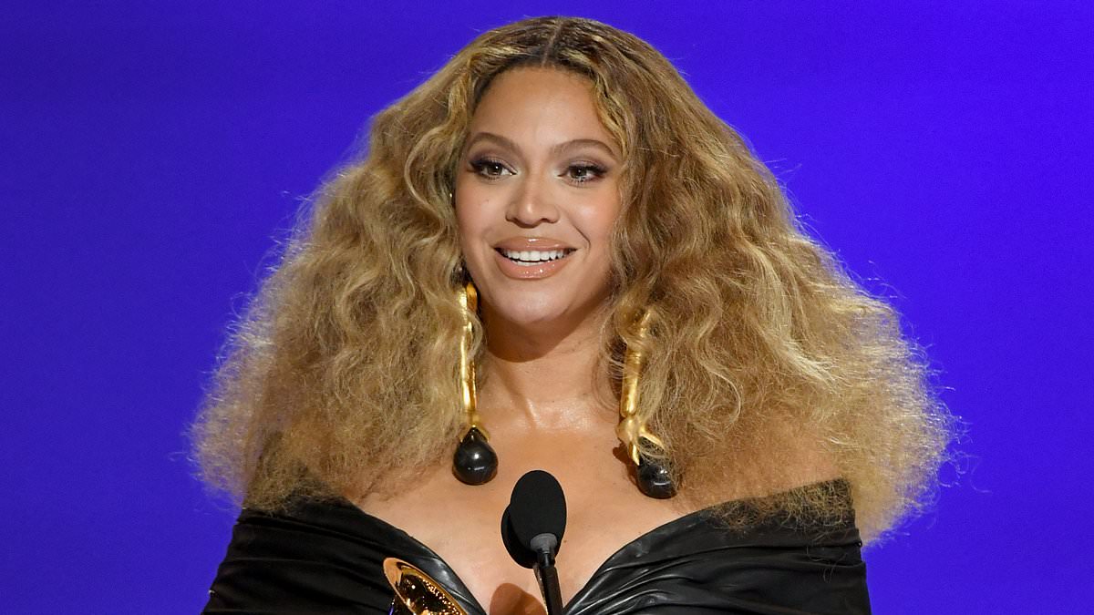 alert-–-beyonce-announces-her-new-haircare-line-cecred-with-a-nostalgic-90’s-video-of-her-mom-tina-knowles’-salon-in-texas:-‘hair-is-sacred’