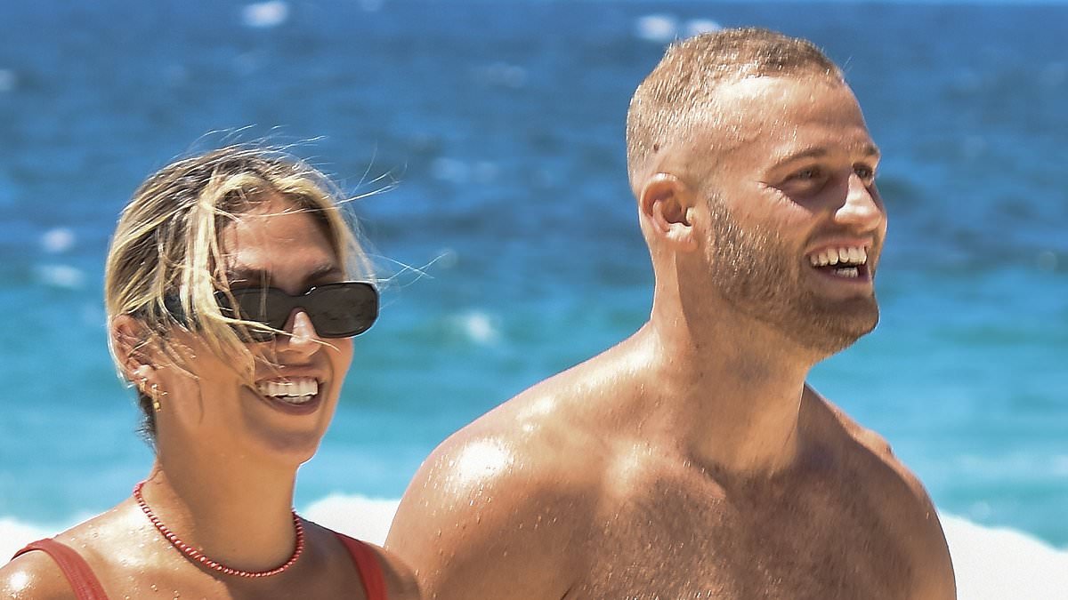 alert-–-married-at-first-sight-couple-sara-mesa-and-tim-calwell-can’t-keep-their-hands-off-each-other-as-they-pack-on-the-pda-during-beach-date-in-bronte