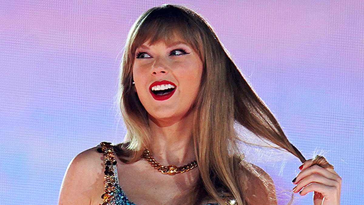 alert-–-taylor-swift-‘touches-down-in-los-angeles’-after-completing-mad-nine-hour-dash-from-tokyo-eras-tour-show…-and-pop-superstar-is-set-to-make-it-to-vegas-in-time-to-watch-travis-kelce-in-the-super-bowl!