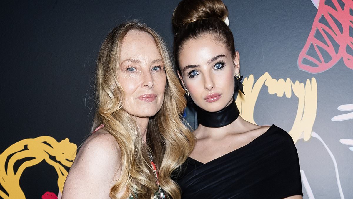 alert-–-chynna-phillips,-55,-poses-with-mini-me-daughter-brooke-baldwin,-19…-after-admitting-she-is-‘bickering-like-crazy’-with-husband-billy-baldwin