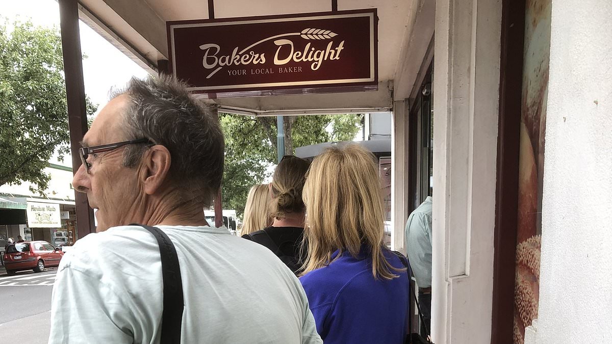 alert-–-a-single-photo-showed-aussies-lining-up-at-bakers-delight-in-big-numbers.-here’s-what-they-really-think-about-calls-for-a-boycott-after-founder-backed-voice-no-campaign