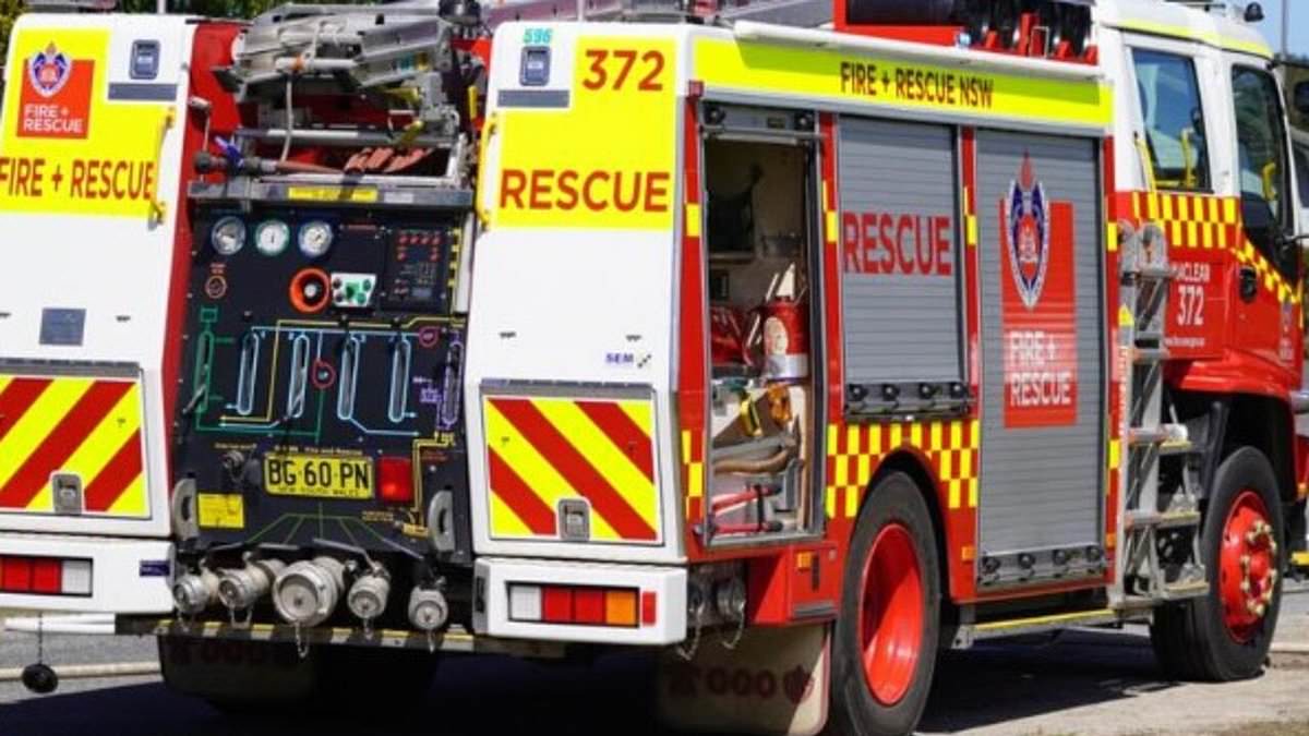 alert-–-port-kembla-chemical-fire:-worker-burned-and-50-evacuated-at-bluescope’s-springhill-road-facility