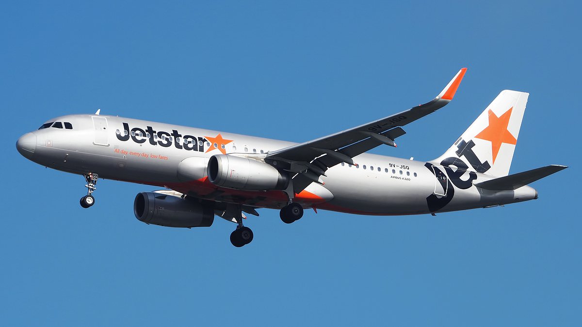 alert-–-urgent-health-alert-after-highly-infectious-traveller-catches-a-jetstar-flight-and-visits-several-places-around-australia