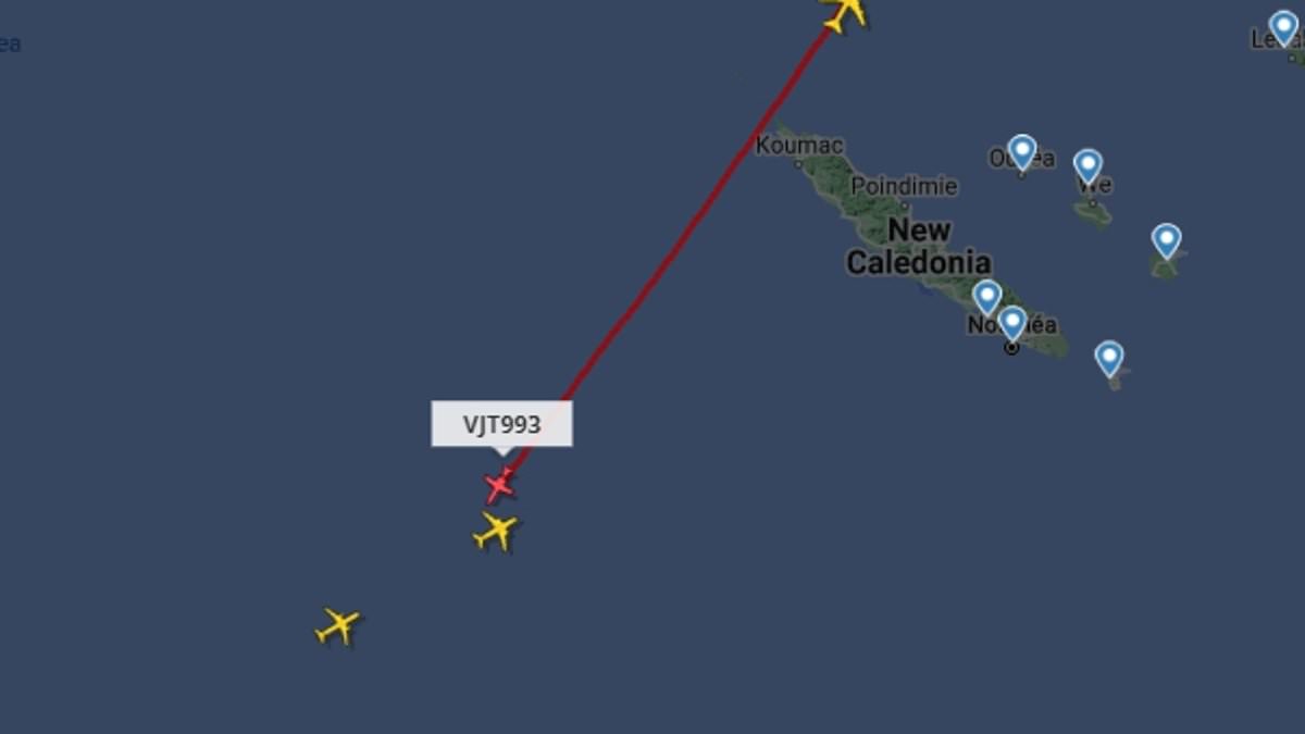 alert-–-taylor-swift-fans-tracking-her-flight-path-from-hawaii-to-melbourne