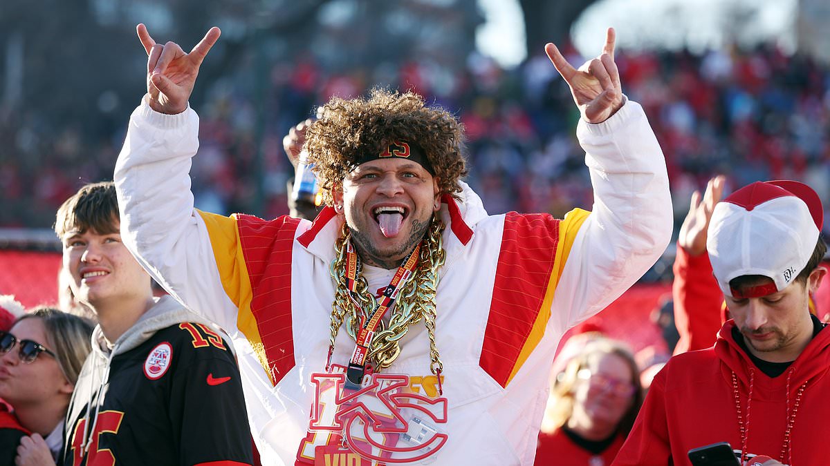 alert-–-super-bowl-2024-parade:-kansas-city-toasts-patrick-mahomes,-travis-kelce-and-the-chiefs’-third-title-in-five-seasons-with-1million-fans-expected-as-temps-hit-60-a-month-after-team-played-in-4-conditions