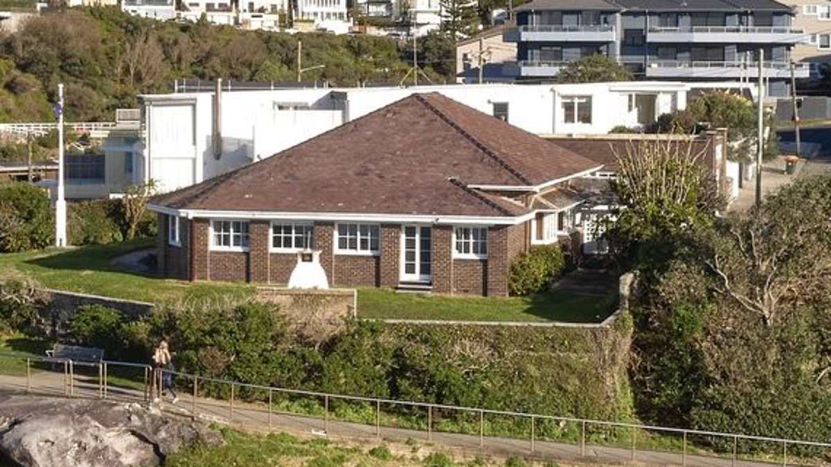 alert-–-the-remarkable-story-behind-an-ordinary-looking-sydney-home-that-sold-for-$45million -–-and-the-‘sad’-thing-that-happened-after-the-new-owners-took-possession