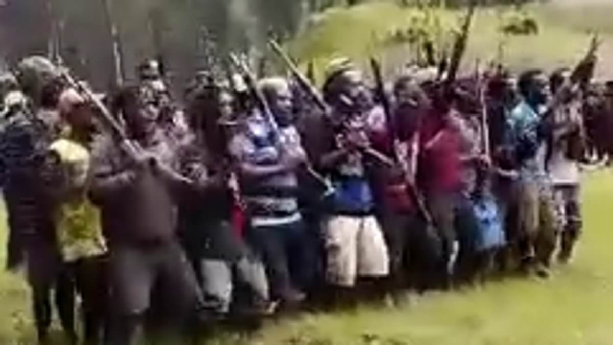 alert-–-inside-the-tribal-war-on-australia’s-doorstep-in-papua-new-guinea-that-led-to-a-massacre-involving-armies-of-hired-killers-with-high-powered-weapons