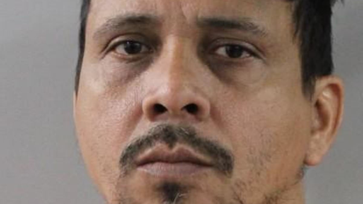 alert-–-‘america’s-most-wanted’-man-is-finally-captured-in-florida-after-his-own-daughters-made-numerous-pleas-on-tiktok-to-hunt-him-down-after-he-‘sexually-assaulted-two-children’