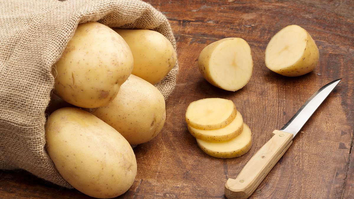 alert-–-spud-u-don’t-like!-the-cost-of-potatoes-soars-by-as-much-as-22%-in-the-uk-after-storms-leave-fields-waterlogged