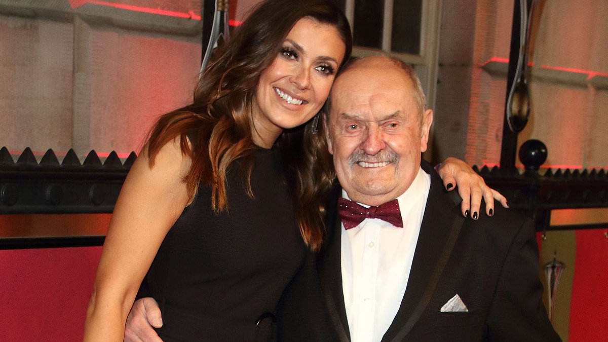 alert-–-kym-marsh-reveals-she-is-burying-her-son-archie’s-ashes-with-her-late-father-david:-‘i-now-know-he-is-up-there-with-him’