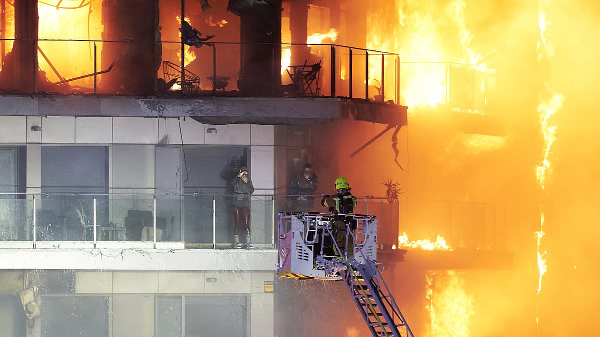 alert-–-tourists-are-among-14-people-missing-and-feared-dead-in-valencia-apartment-block-inferno-in-addition-to-four-victims-known-to-have-died-when-fire-spread-in-grenfell-tower-like-disaster-–-as-firefighters-prepare-to-search-for-bodies