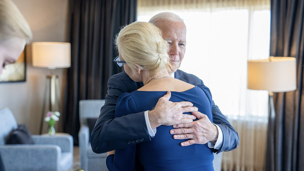 alert-–-putin-will-pay-‘an-even-steeper-price’-for-his-war-in-ukraine-and-the-death-of-alexei-navalny-in-arctic-gulag,-says-biden-as-he-imposes-500-new-sanctions-on-russia