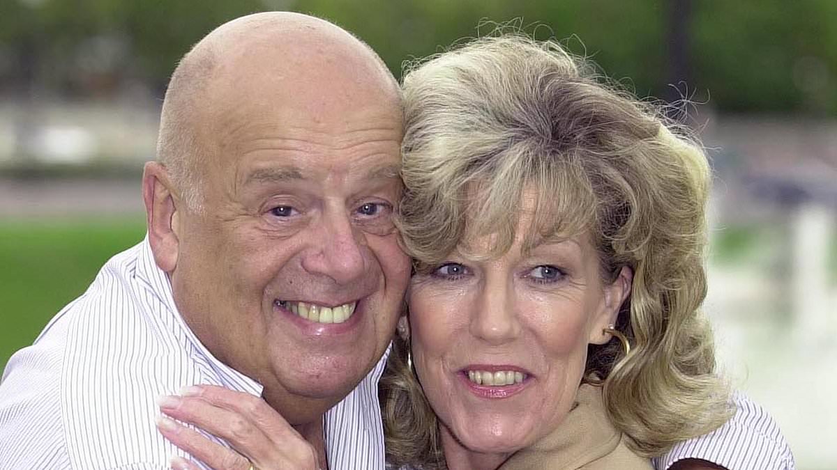 alert-–-john-savident’s-health-history:-after-his-death-at-the-age-of-86-–-how-the-corrie-actor-recovered-from-life-saving-heart-surgery-and-a-terrifying-stabbing-ordeal