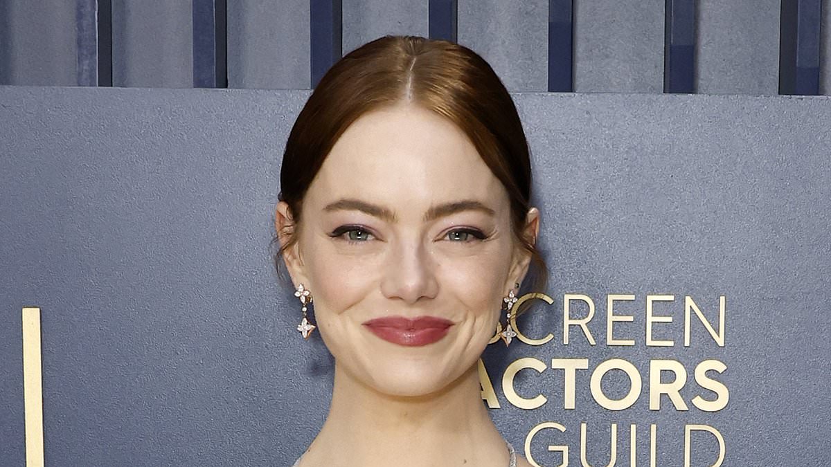 alert-–-sag-awards-2024:-emma-stone-puts-on-a-dazzling-display-in-silver-beaded-gown-with-glittering-train