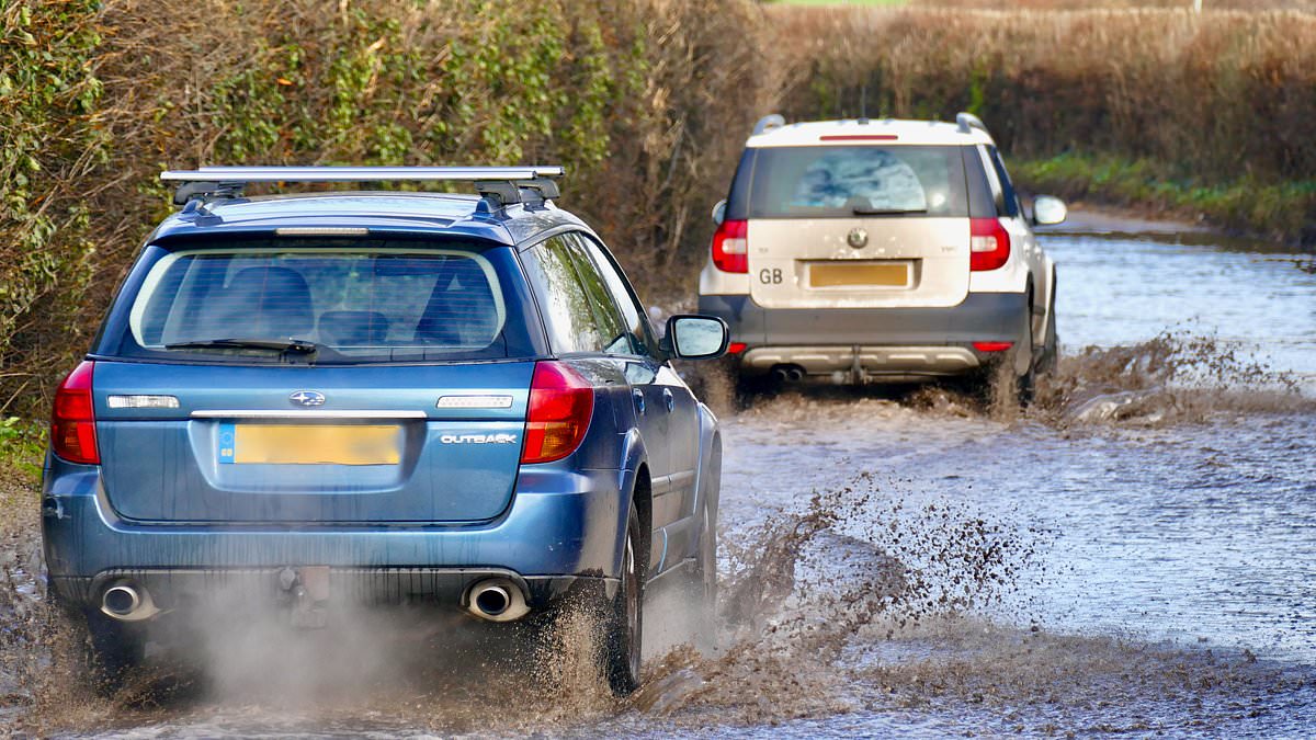 alert-–-southern-showers!-heavy-downpours-lashing-parts-of-england-over-the-coming-days-spark-flooding-and-disruption-fears-as-met-office-yellow-rain-warnings-come-into-force