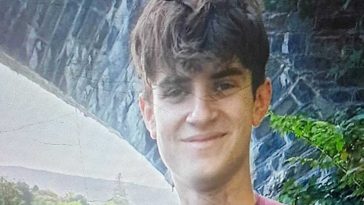 alert-–-pictured:-17-year-old-boy-who-died-after-falling-into-rudyard-lake-–-as-his-parents-pay-tribute-to-‘lovely,-kind-and-good-natured’-teenager