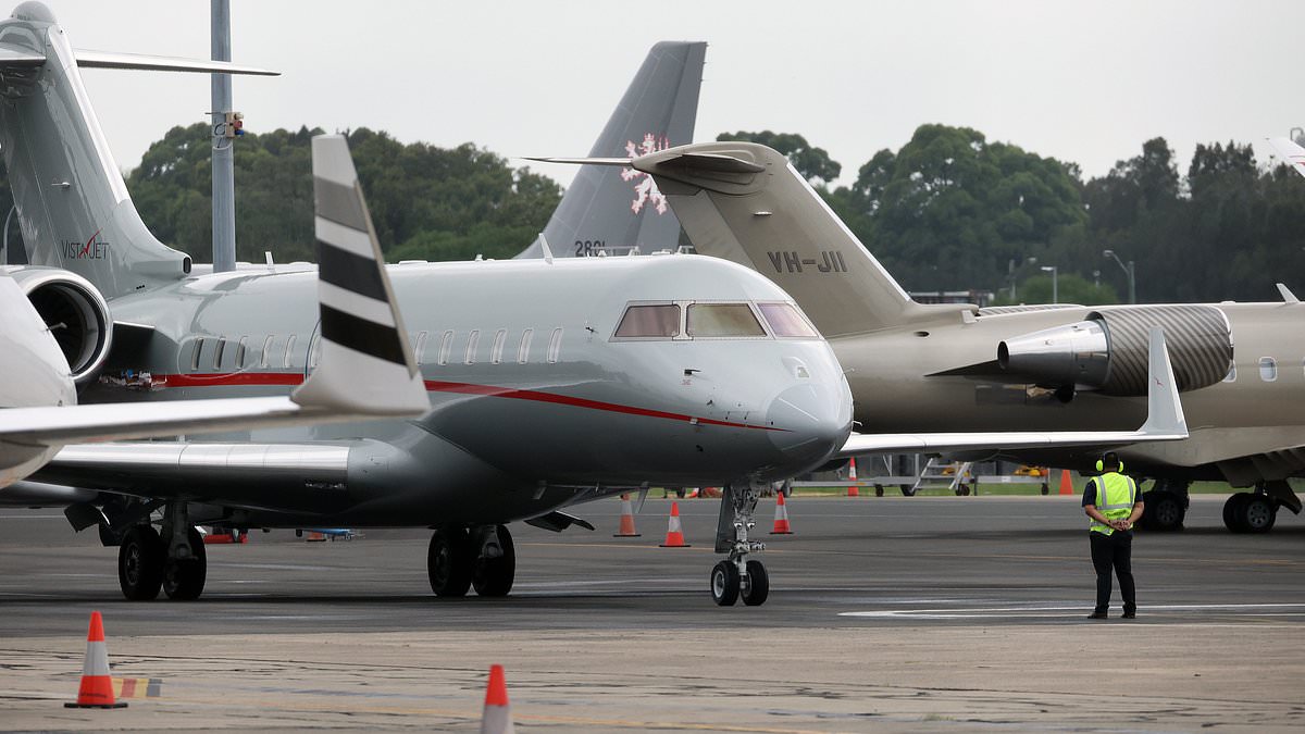 alert-–-taylor-swift-flees-australia-via-her-private-jet-after-her-father-was-accused-of-assaulting-a-local-photographer-at-a-sydney-wharf-following-her-last-eras-concert