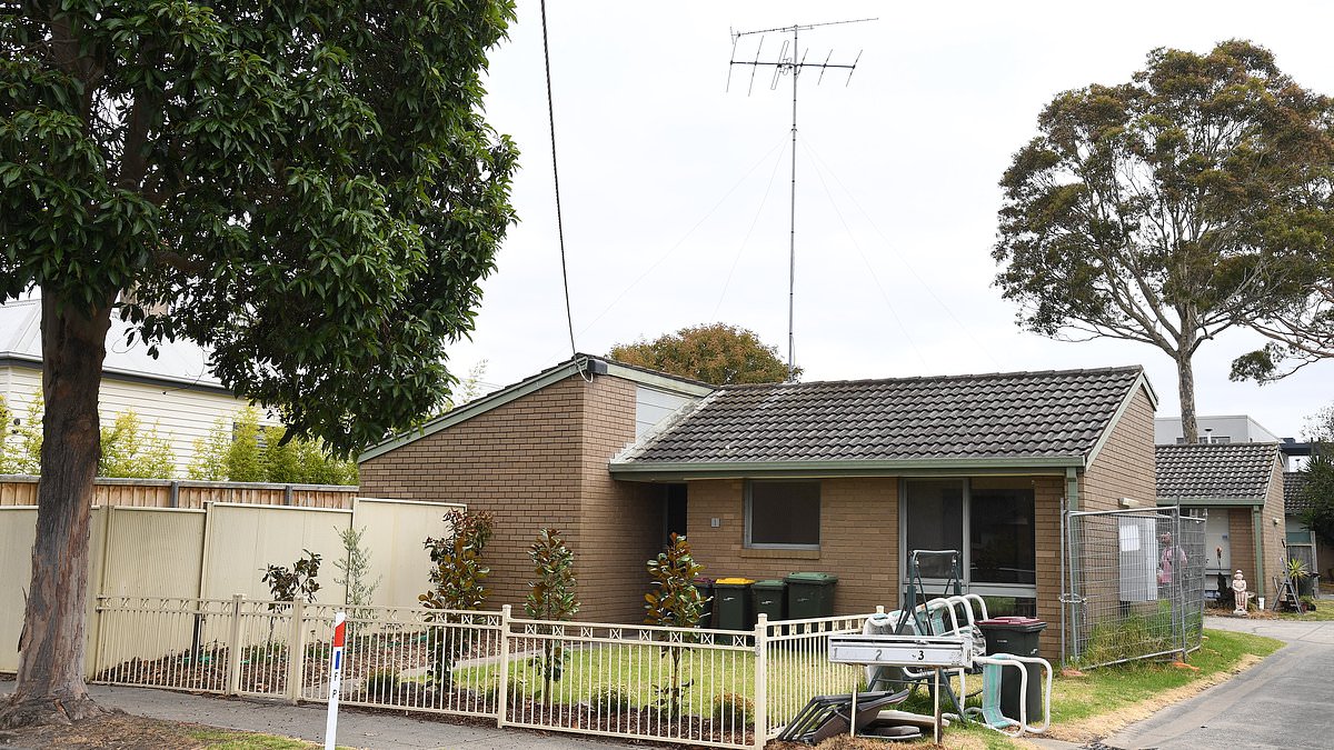 alert-–-read-the-damning-emails-from-desperate-neighbours-tipping-off-authorities-a-year-before-discovery-of-geelong-‘house-of-horrors’-where-woman-was-found-living-with-rotting-corpse-of-her-brother