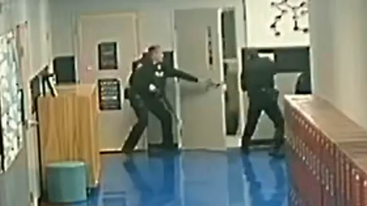 alert-–-texas-cops-release-harrowing-footage-of-moment-they-confront-armed-boy,-16,-who-threatened-to-shoot-up-mesquite-school