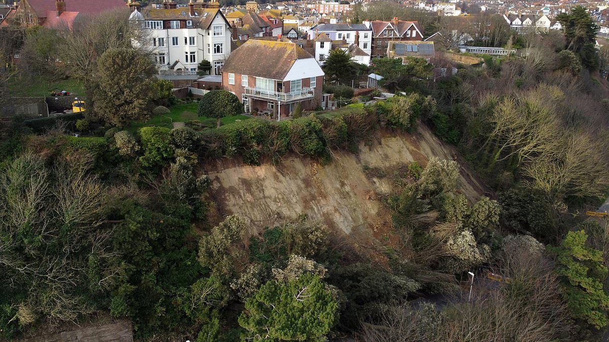 alert-–-how-britain’s-homes-are-slipping-into-the-sea:-residents-in-norfolk,-kent,-east-sussex-and-essex-fear-their-clifftop-houses-could-topple-into-the-water-or-over-cliffs-at-any-moment-amid-fears-recent-storms-are-speeding-up-perilous-coastal-erosion