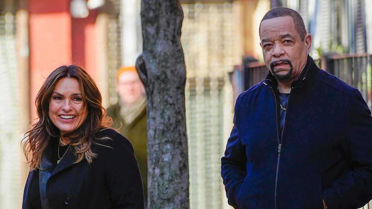 alert-–-mariska-hargitay-and-ice-t-hit-the-mean-streets-of-new-york-city-to-film-law-&-order:-special-victims-unit-ahead-of-show’s-25th-anniversary