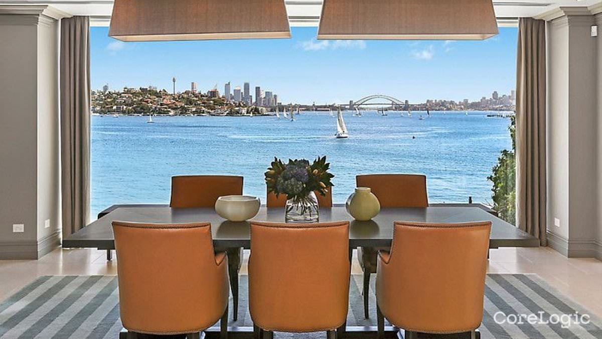 alert-–-neighbours-at-war-in-one-of-sydney’s-richest-suburbs:-mansion-owner-is-dealt-another-bitter-blow-after-complaining-about-six-palm-trees-‘ruining-her-$27million-harbour-views’