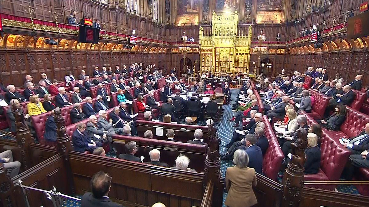 alert-–-lords-renew-assault-on-rwanda-bill-as-james-cleverly-warns-far-right-could-benefit-if-peers-stop-ministers-tackling-channel-boats-crisis