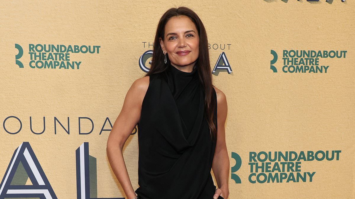 alert-–-katie-holmes-bares-taut-arms-in-chic-lbd-at-roundabout-theatre-company-gala-in-nyc.-after-hitting-back-at-claims-she’s-‘desperate-for-money’-ahead-of-final-$33k-child-support-payment-from-ex-husband-tom-cruise