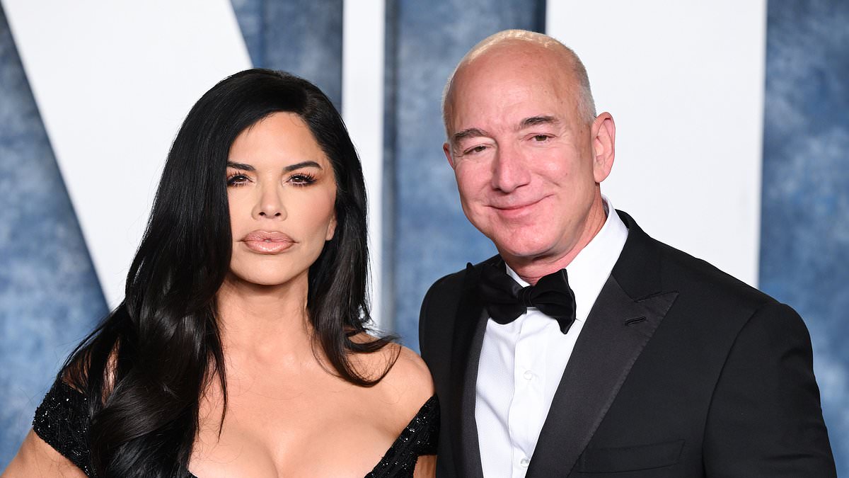 alert-–-how-the-world’s-ten-richest-people-measure-up:-as-jeff-bezos-overtakes-tesla’s-elon-musk-with-$200billion-amazon-fortune,-a-look-at-their-rivals-at-the-top-of-global-mega-rich-list