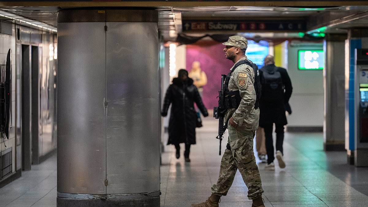 alert-–-new-york-city’s-subway-soldiers:-kathy-hochul-deploys-nearly-one-thousand-national-guard-troops-for-‘stop-and-search’-on-big-apple’s-train-network-–-as-eric-adams-finally-cracks-down-on-city’s-violent-repeat-criminals