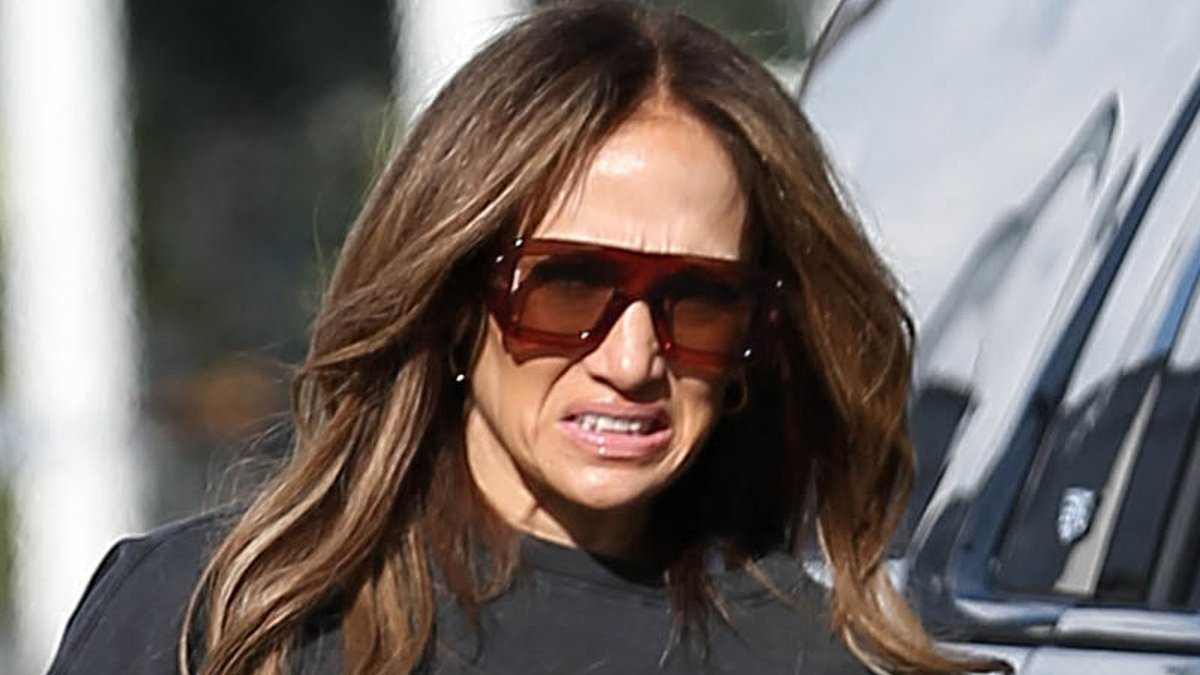 alert-–-jennifer-lopez,-54,-shows-off-toned-abs-in-low-rise-drawstring-pants-and-cropped-sweatshirt-as-she-runs-errands-with-her-kids-in-la