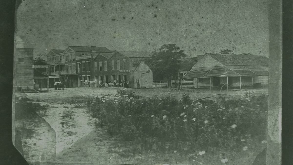 alert-–-more-than-10,000-artifacts-found-at-the-‘birthplace-of-texas’-reveal-new-insights-into-abandoned-1800s-town-where-davey-crockett-stayed-on-famous-trip-to-the-alamo