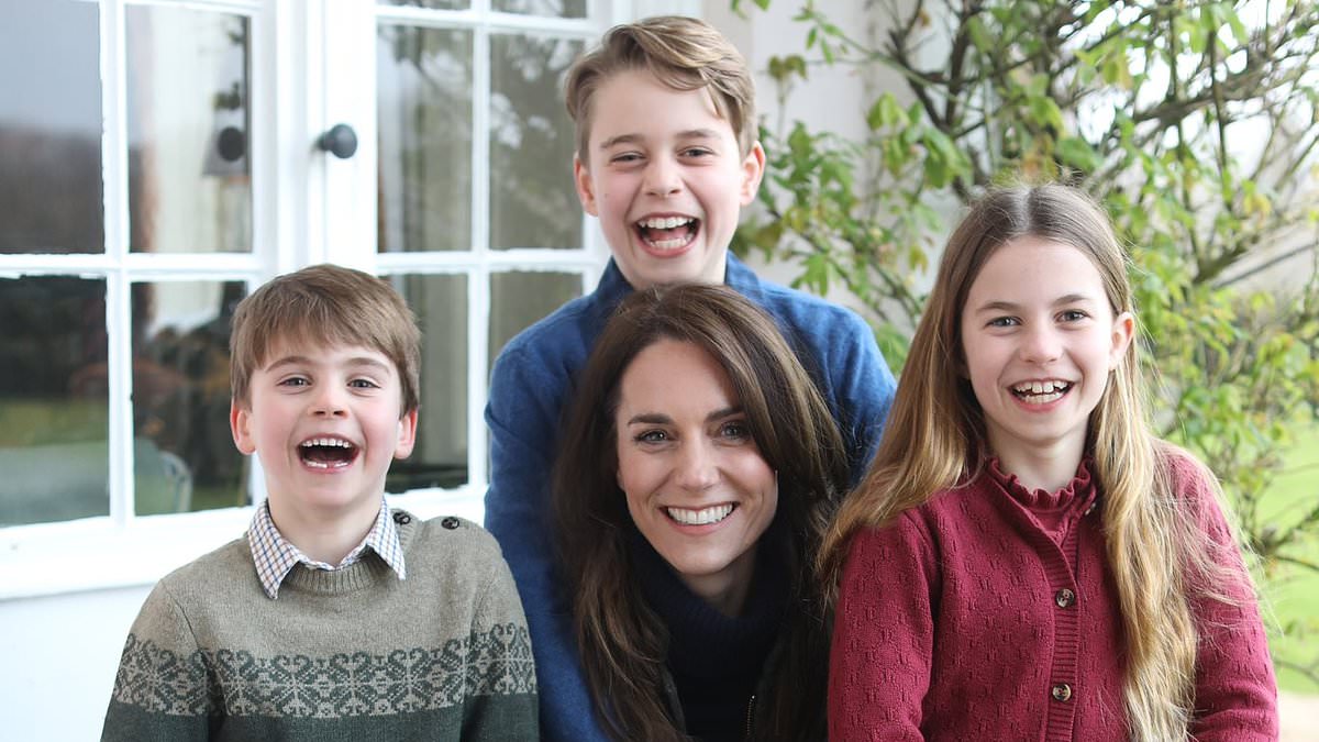 alert-–-‘wonderful-to-see-this-photo-of-kate!’:-social-media-users-share-their-joy-at-seeing-first-picture-of-the-princess-of-wales-since-surgery-–-as-they-wish-her-a-happy-mother’s-day