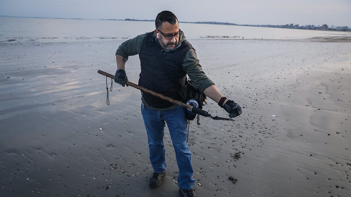 alert-–-bizarre-beachcomber-war-erupts-over-marbles-deliberately-tipped-into-ocean-to-be-‘frosted’,-with-purists-saying-its-destroyed-novelty-value-of-finding-one-of-the-glass-balls